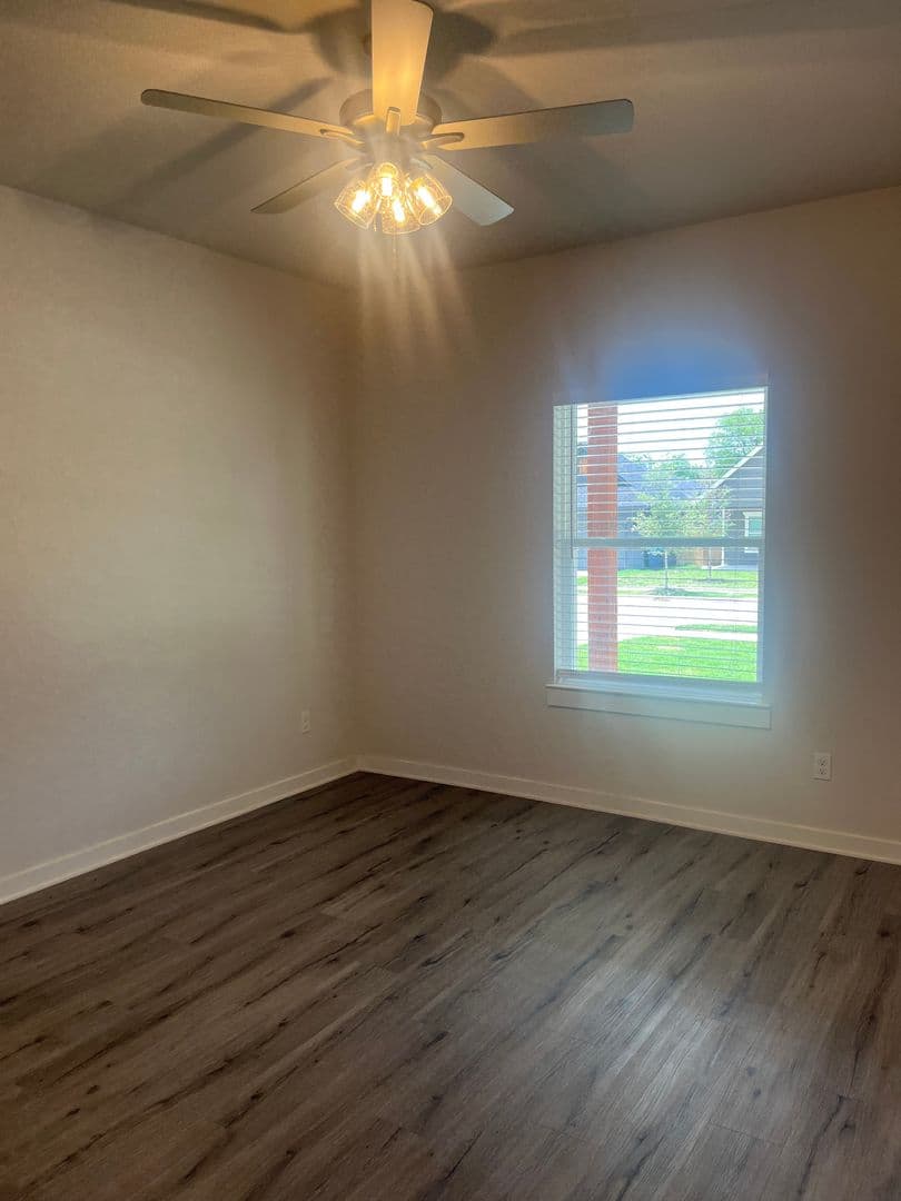 Fort Worth House: 2853 S Hills Ave