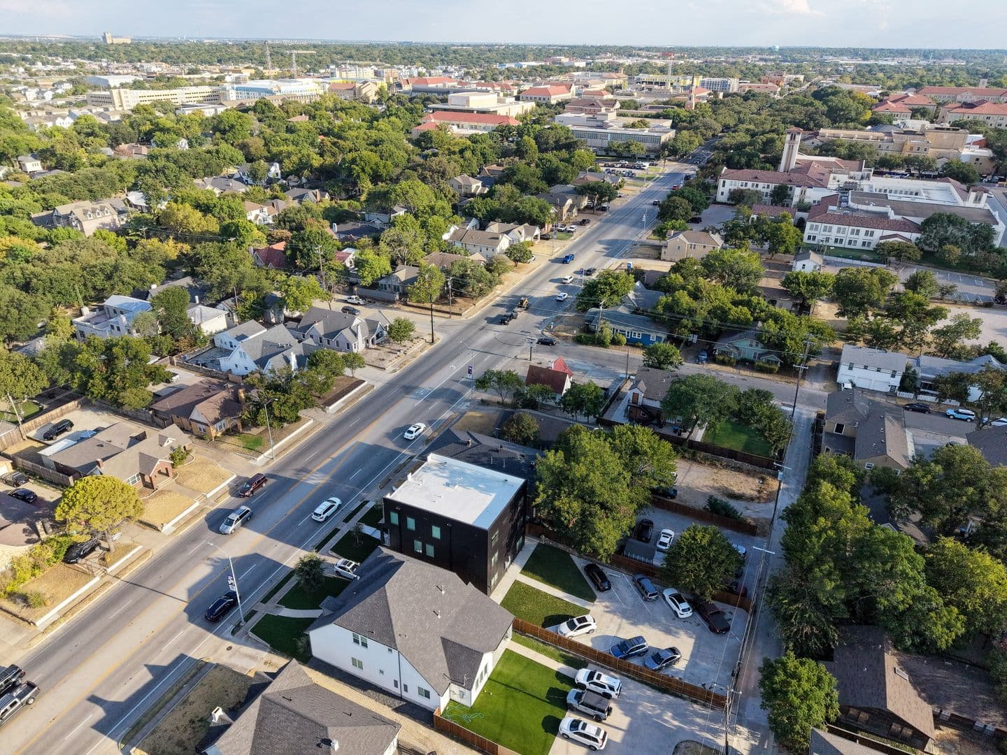 Fort Worth House: 2554 S University Drive