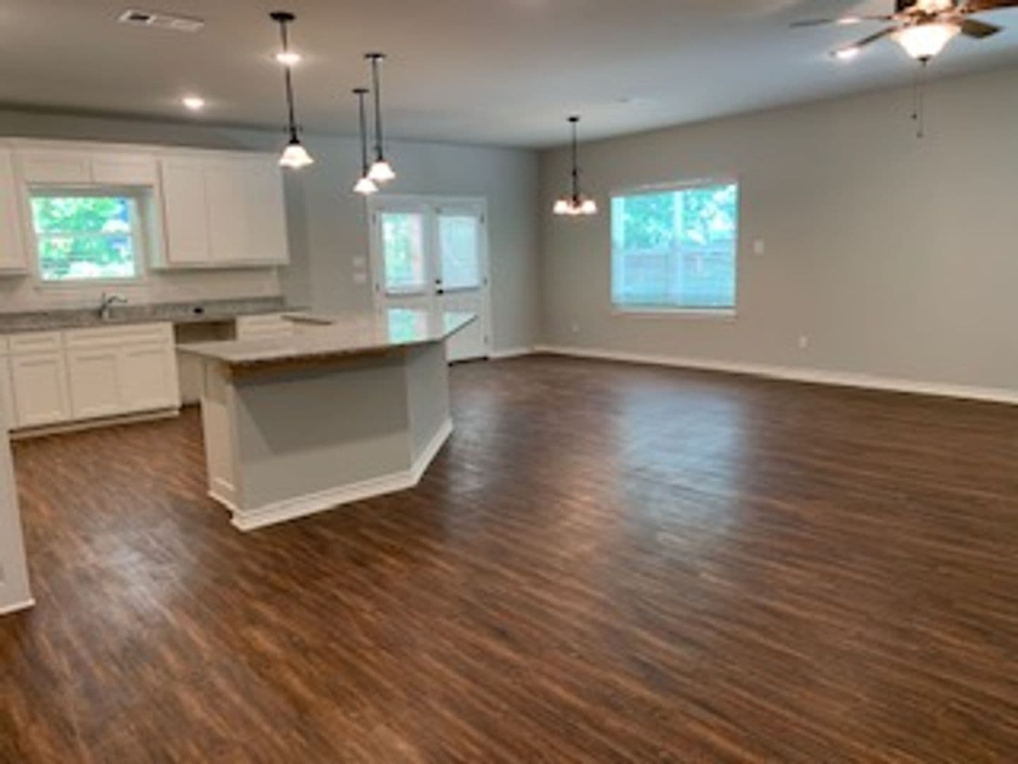 Fort Worth House: 2816 W Biddison Street