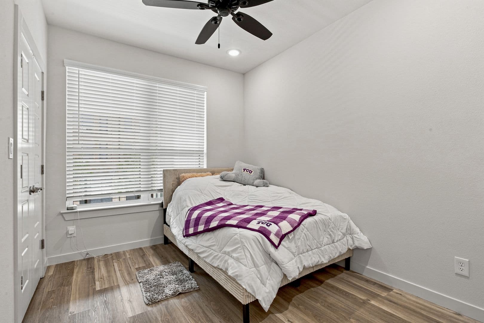 Fort Worth Condo: 3208 S University Dr