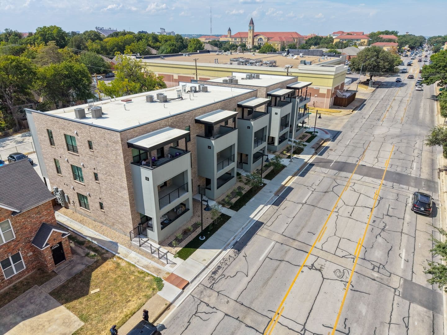 Fort Worth Condo: 3208 S University Dr