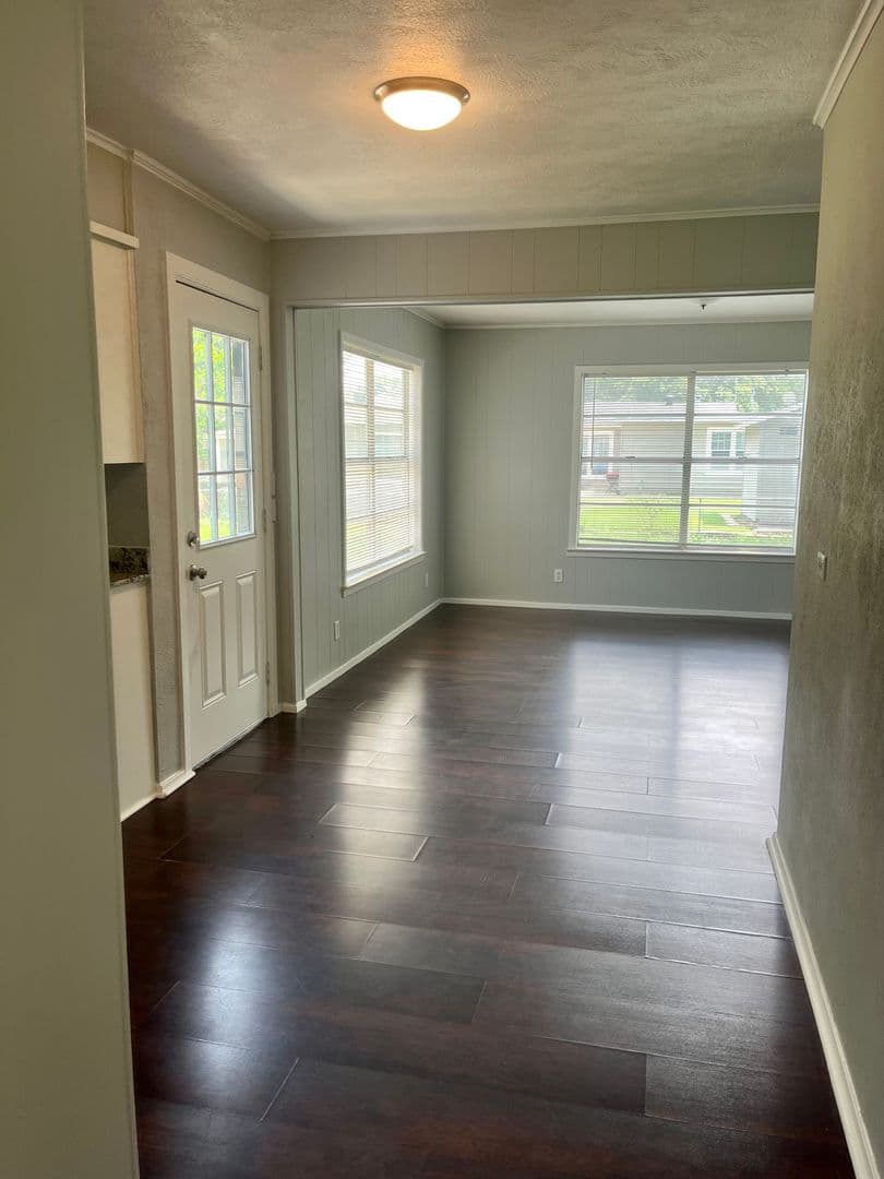 River Oaks House: 5021 Blackstone Dr