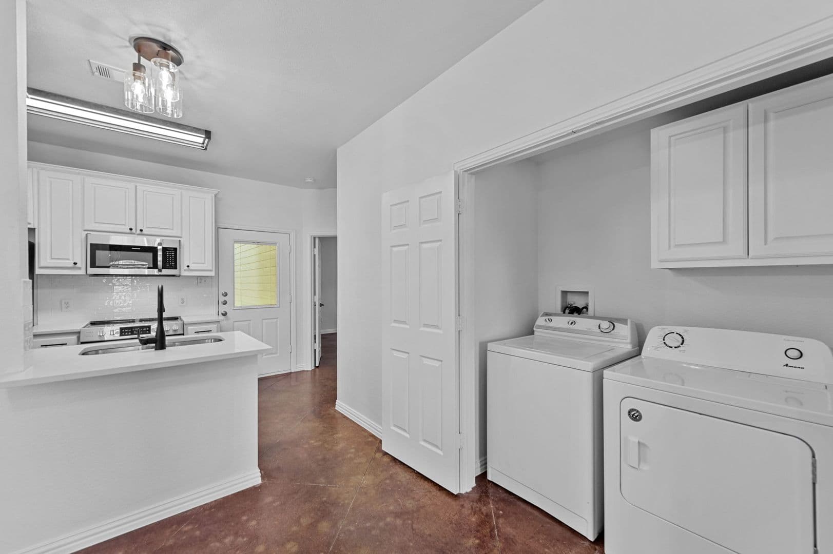 Fort Worth House: 2809 Wayside Dr