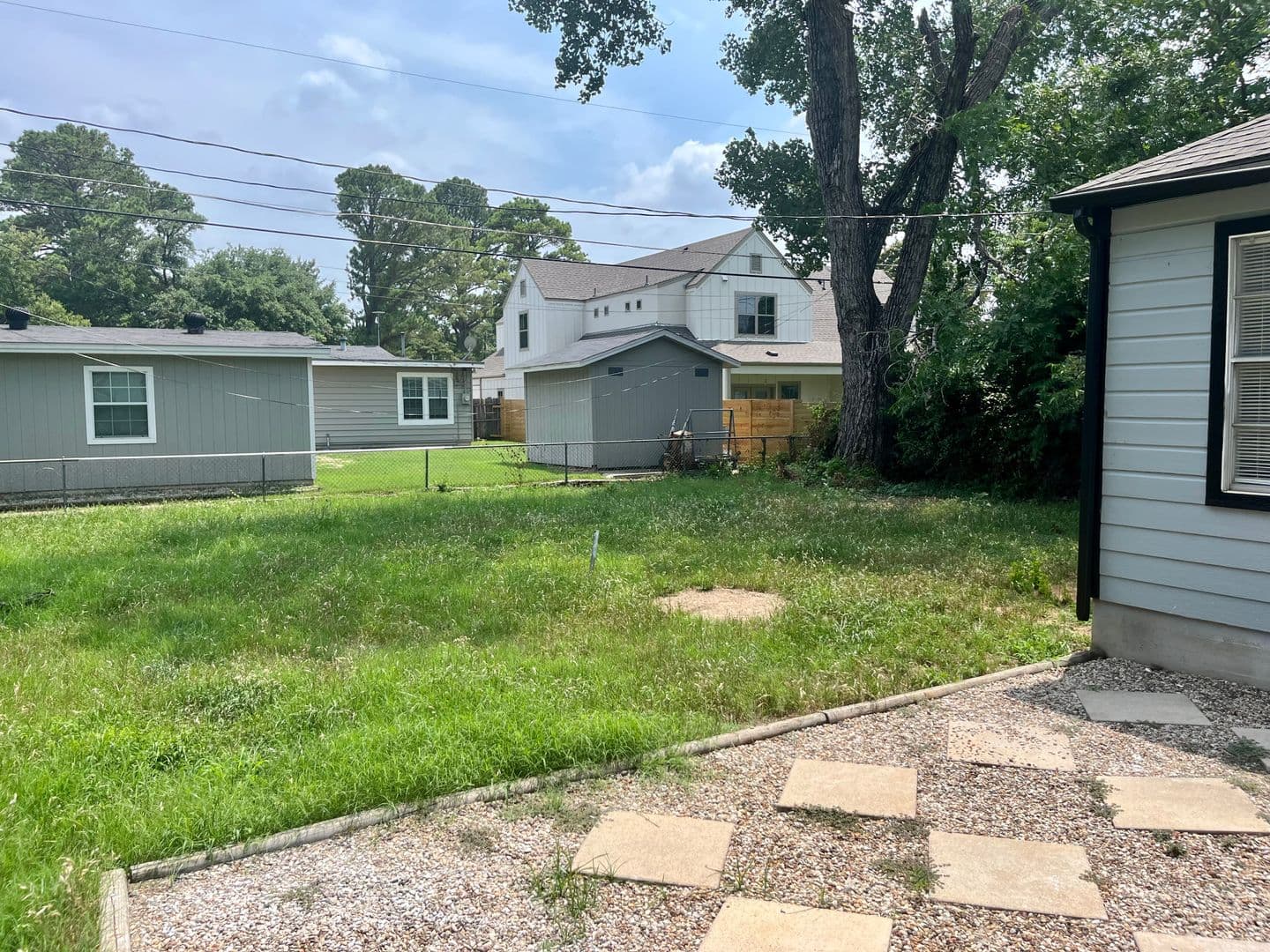 River Oaks House: 5021 Blackstone Dr