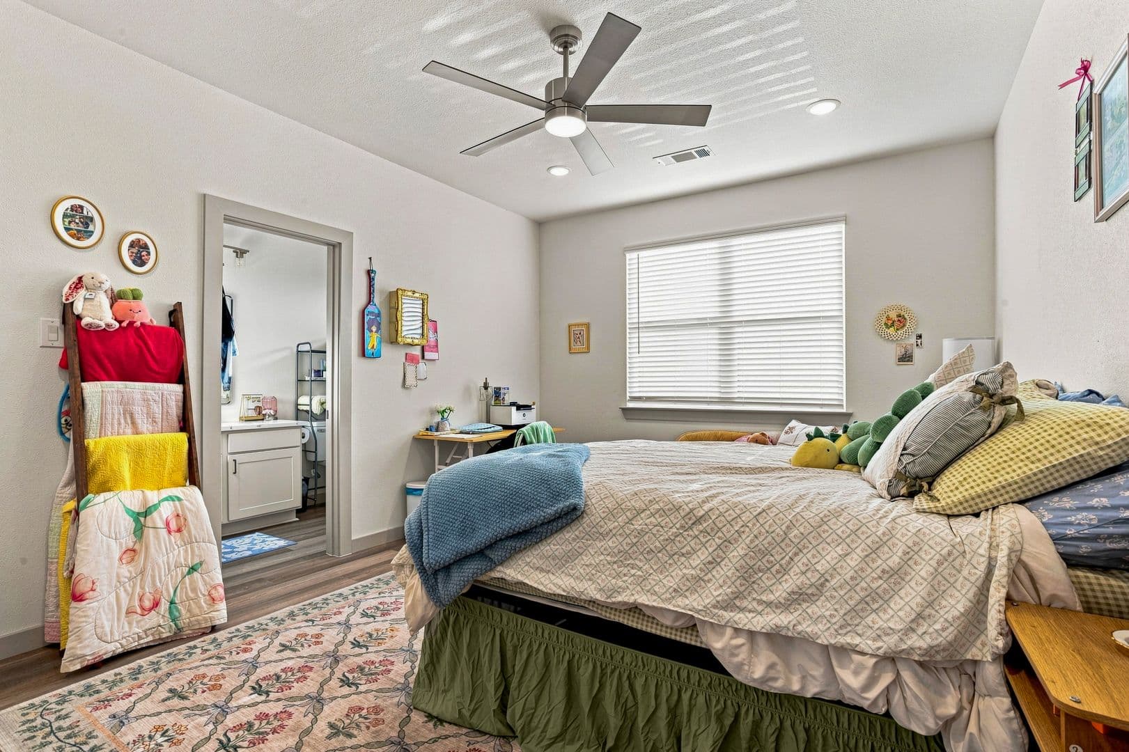 Fort Worth House: 2554 S University Drive