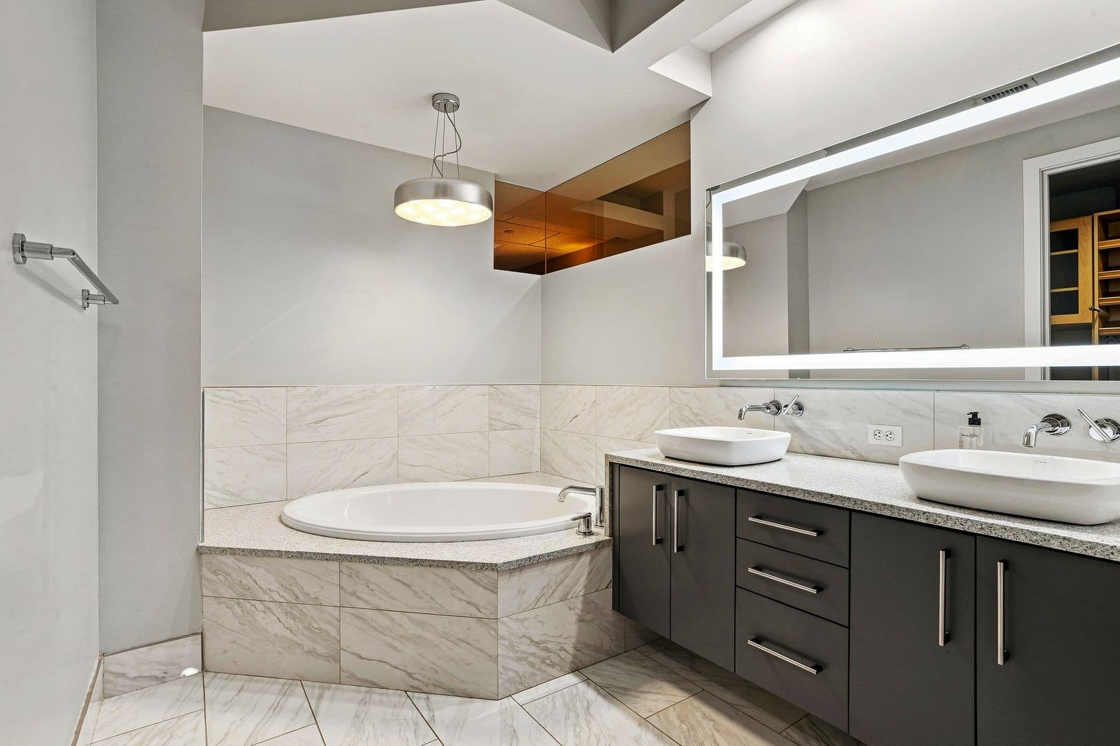 Fort Worth Condo: 2600 W 7th Street