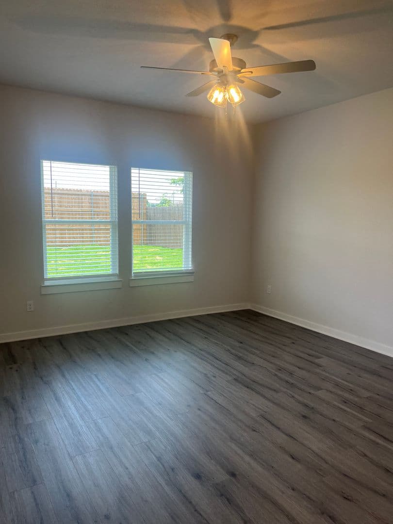 Fort Worth House: 2853 S Hills Ave