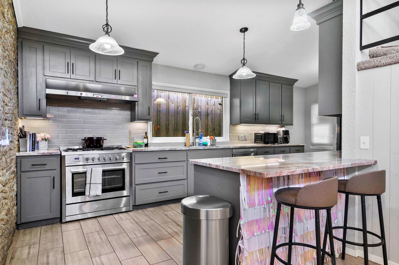 Fort Worth House: 2733 Sandage Ave