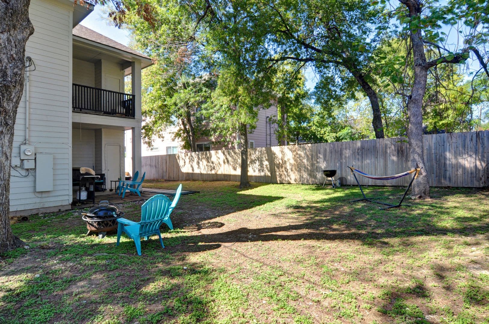 Fort Worth House: 2811 Wayside Dr