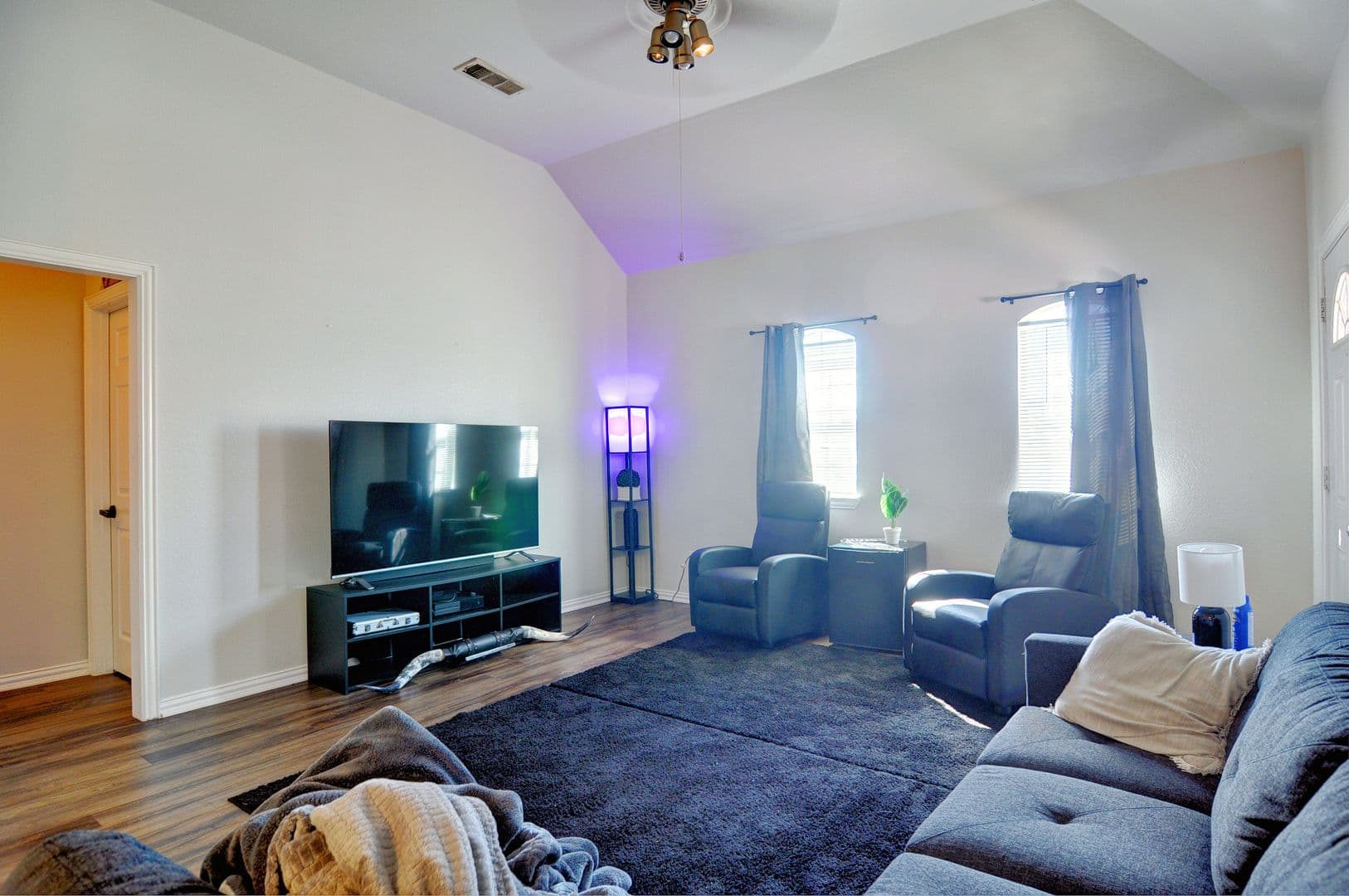 Fort Worth House: 2811 Wayside Dr