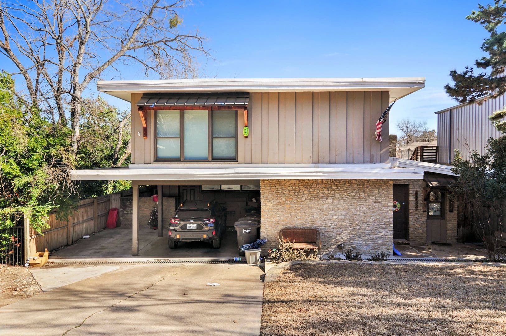 Fort Worth House: 2733 Sandage Ave