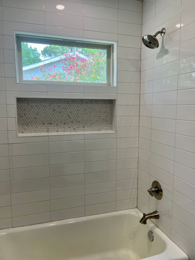 River Oaks House: 5021 Blackstone Dr