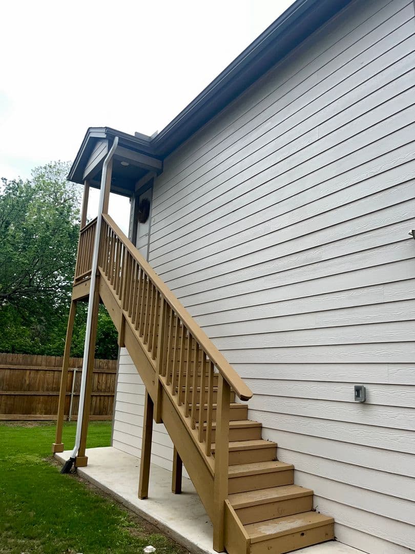 Fort Worth House: 2901 Livingston Ave
