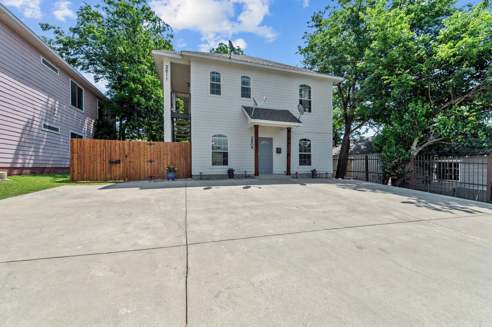 Fort Worth House: 2809 Wayside Dr