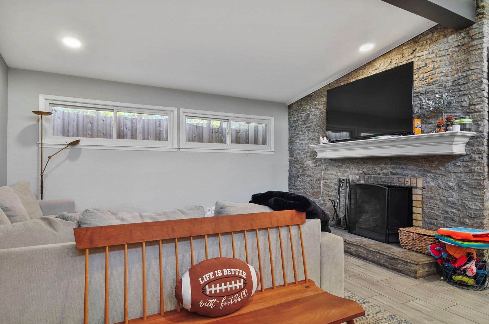 Fort Worth House: 2733 Sandage Ave