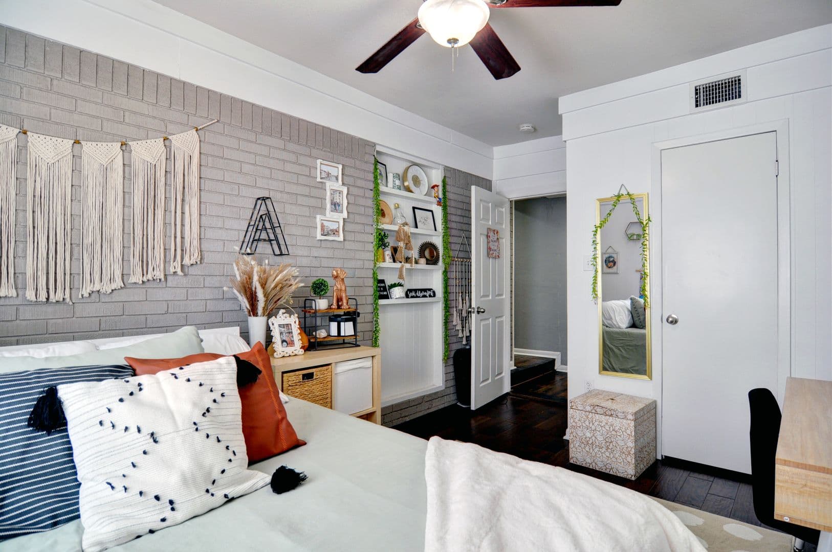 Fort Worth House: 3715 Jeanette Drive