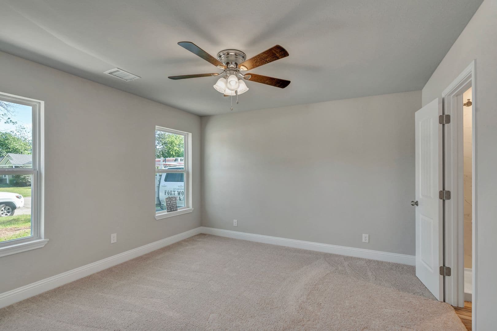 Fort Worth House: 2525 Benbrook Blvd
