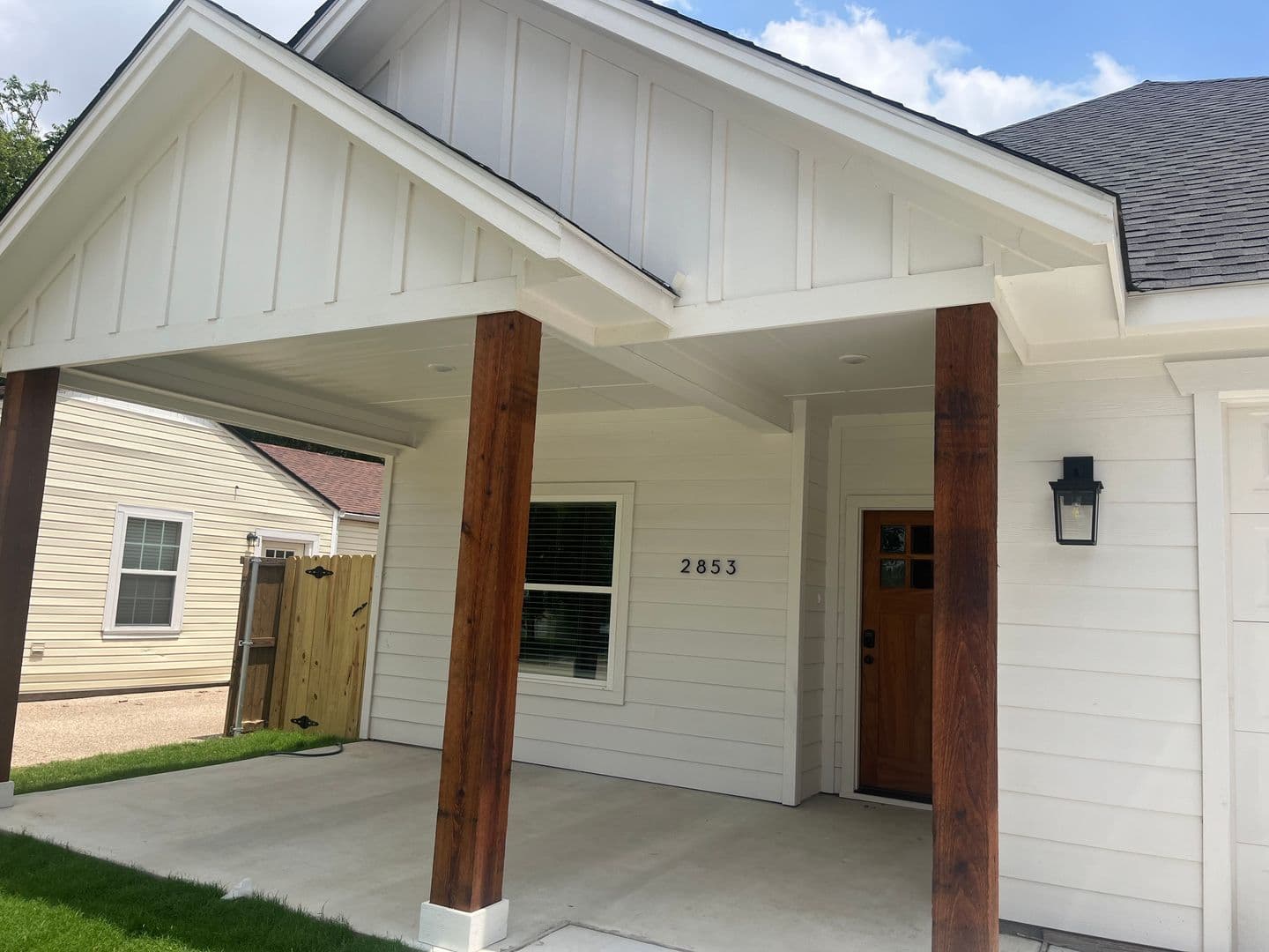 Fort Worth House: 2853 S Hills Ave