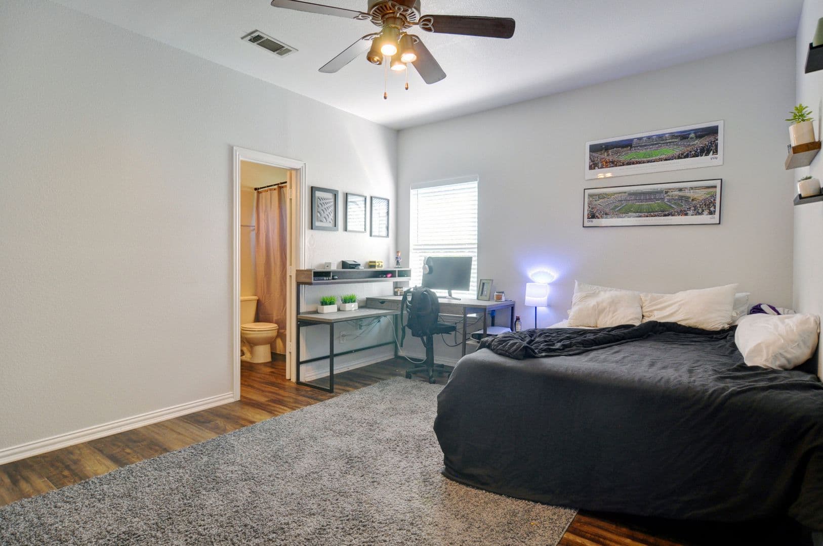 Fort Worth House: 2811 Wayside Dr