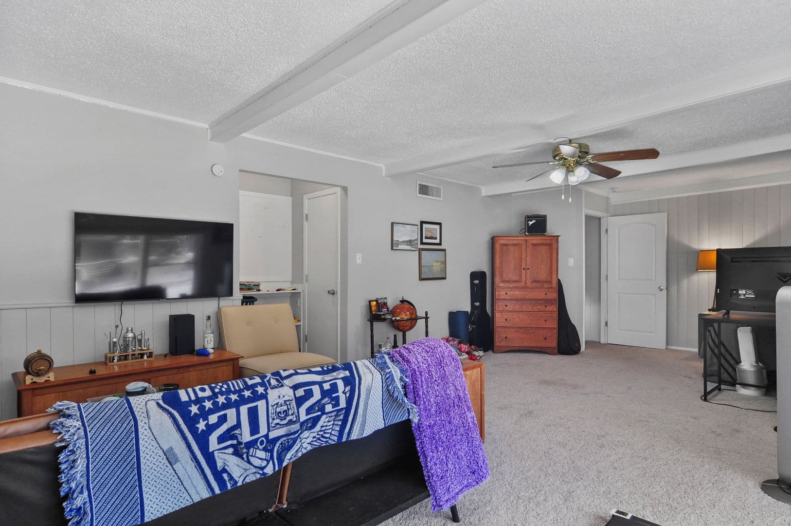 Fort Worth House: 2733 Sandage Ave