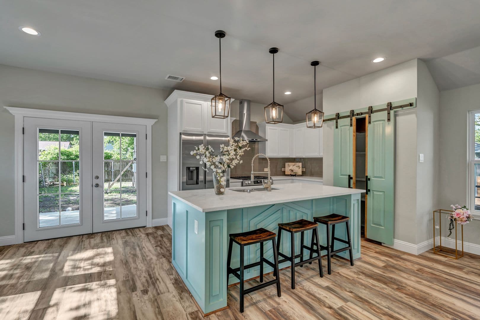 Fort Worth House: 2525 Benbrook Blvd