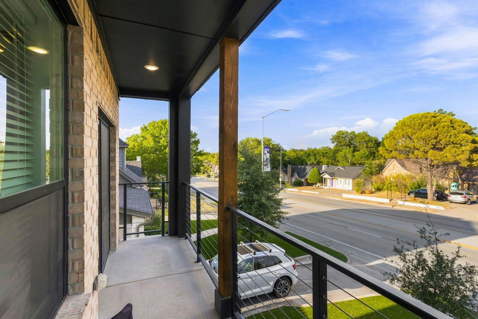 Fort Worth House: 2554 S University Drive