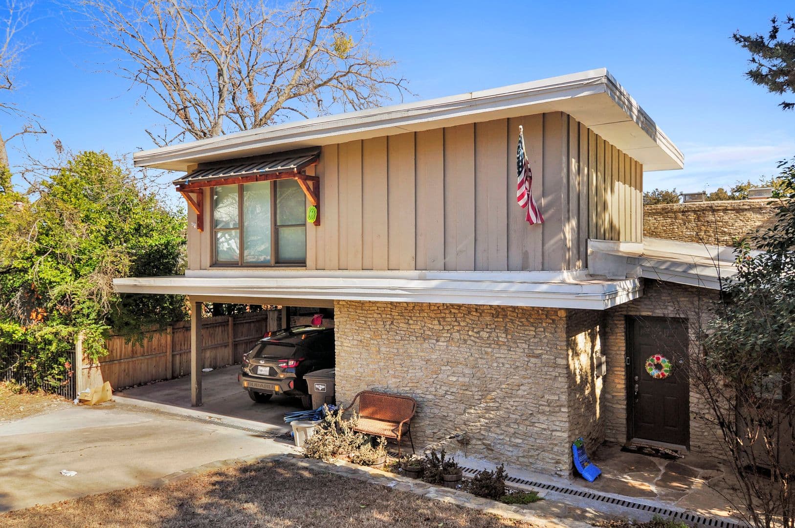Fort Worth House: 2733 Sandage Ave
