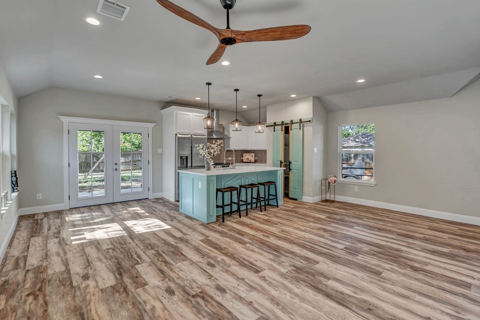 Fort Worth House: 2525 Benbrook Blvd