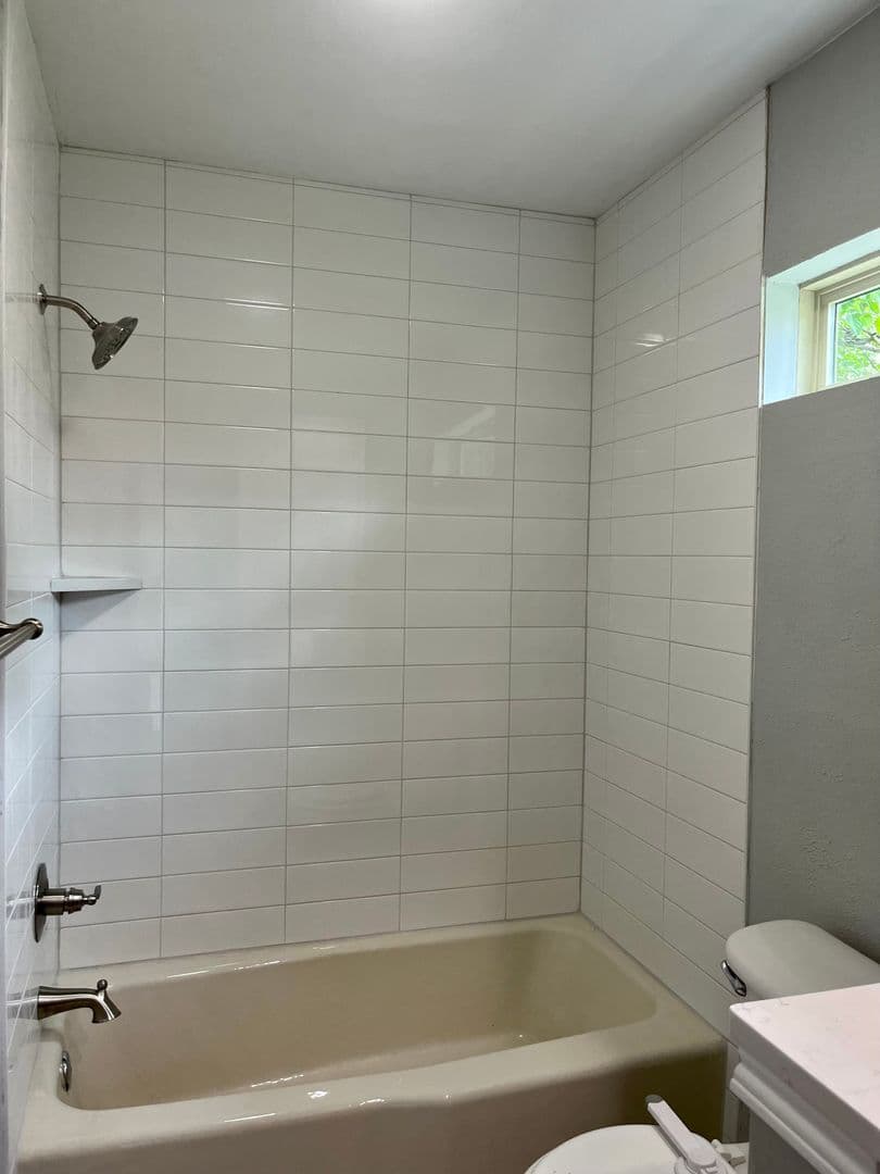 River Oaks House: 5021 Blackstone Dr
