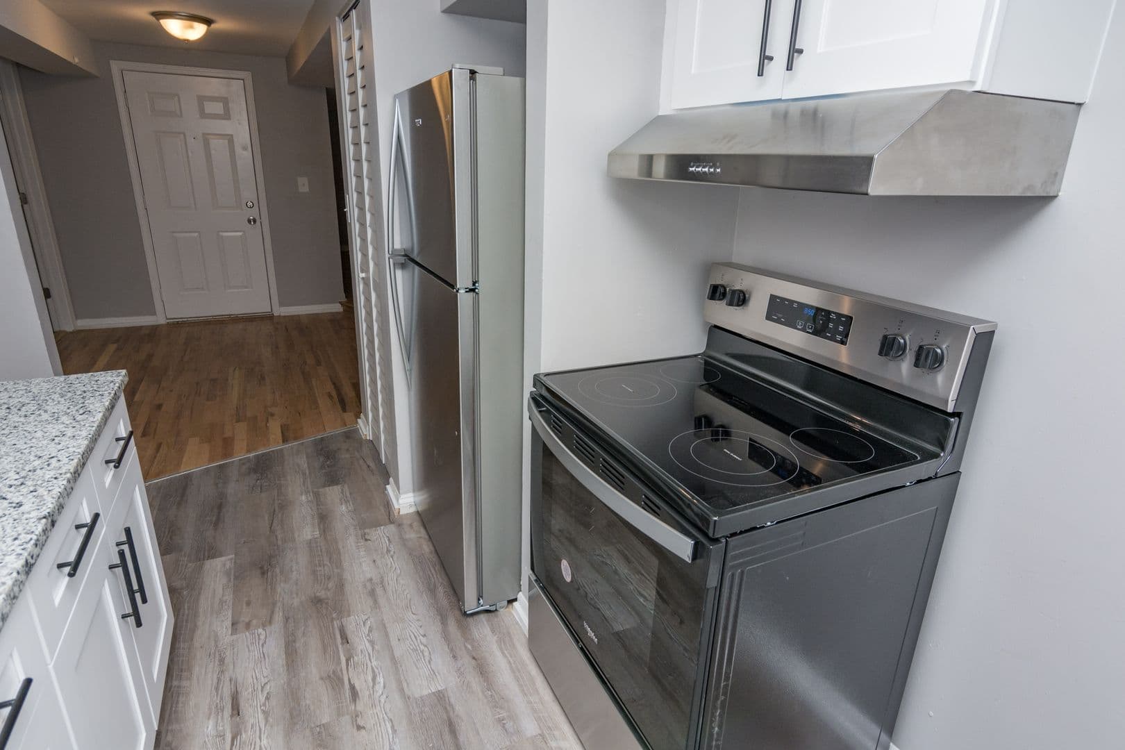 Chicago Apartment: 6125 S Indiana Ave