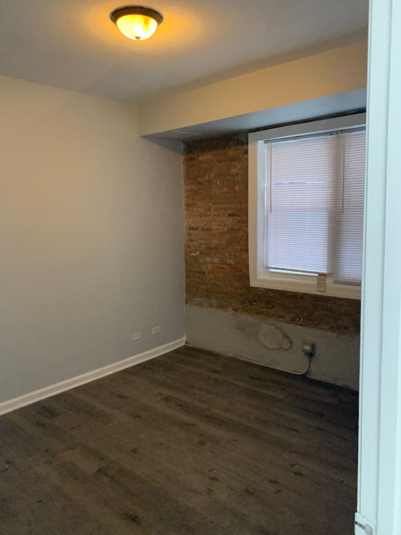 Chicago Apartment: 7748 S. Essex Ave