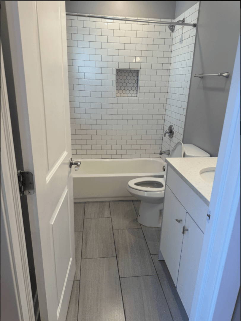Chicago Apartment: 4625 S. Drexel Blvd.