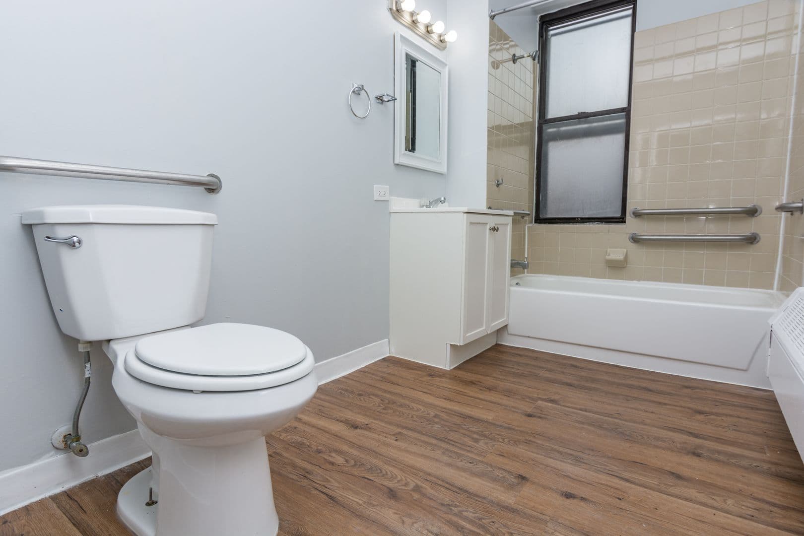 Chicago Apartment: 7836 S. South Shore Dr