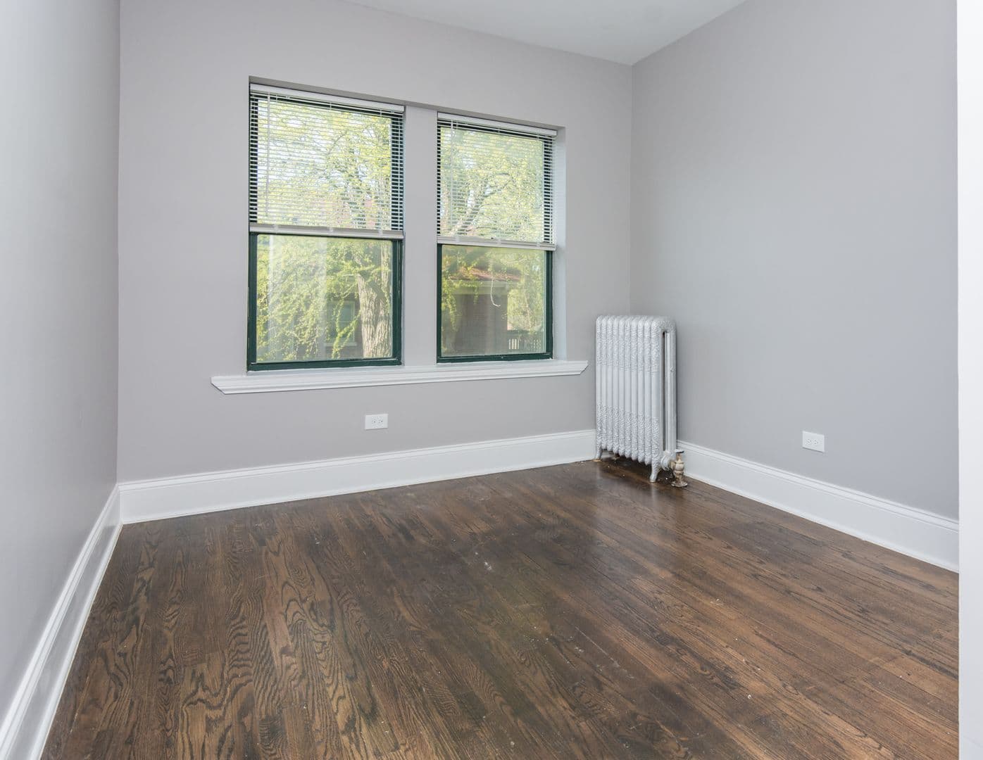 Chicago Apartment: 6700 S. Constance Ave