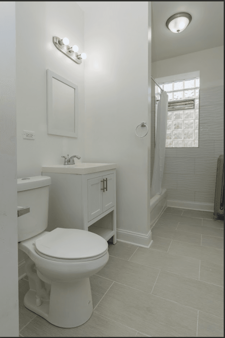 Chicago Apartment: 6901 S Prairie Ave