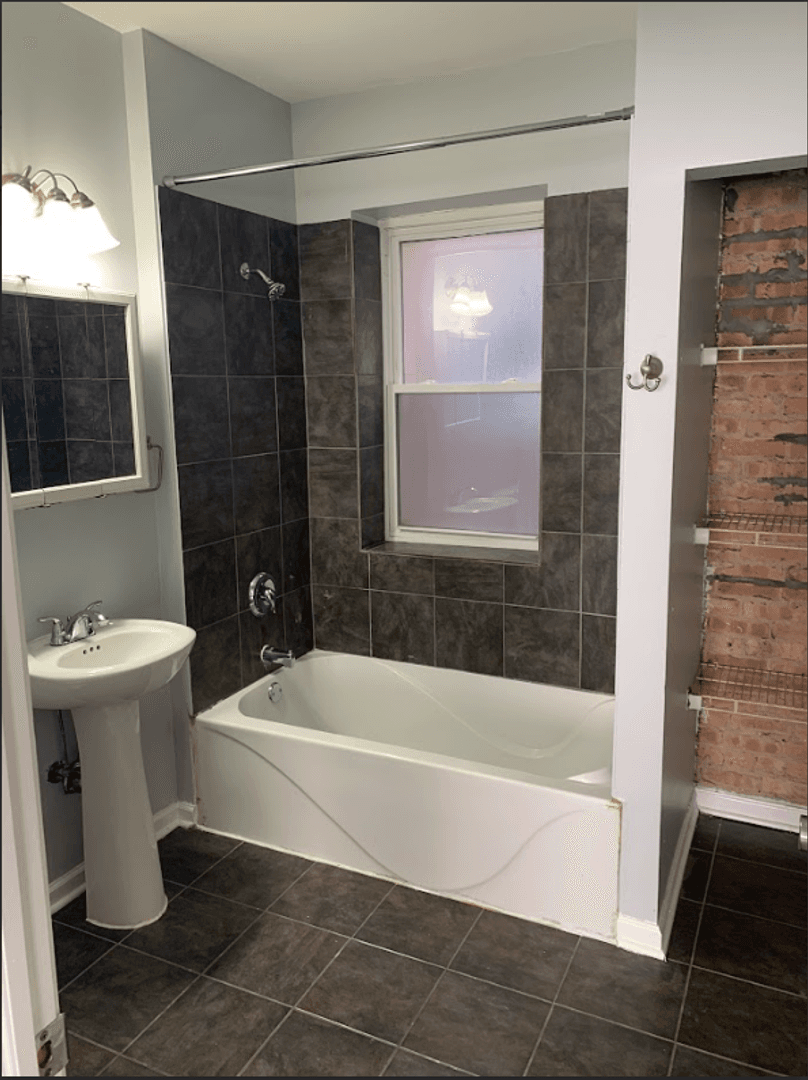 Chicago Apartment: 7748 S. Essex Ave