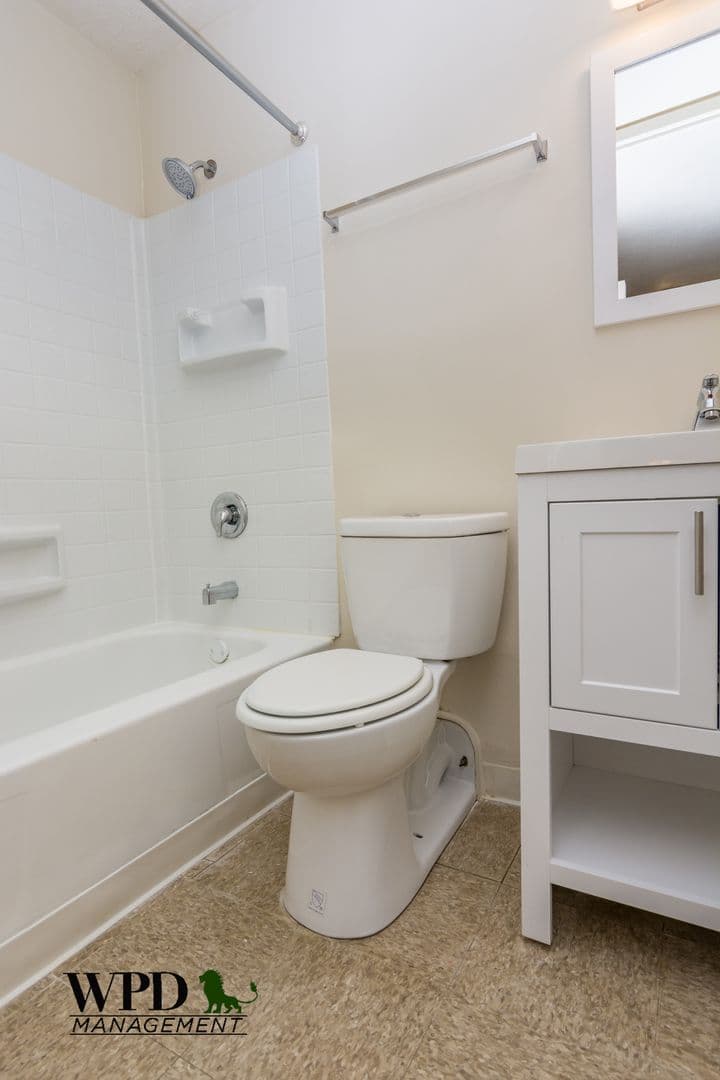 Chicago Apartment: 6531 S. Lowe Ave