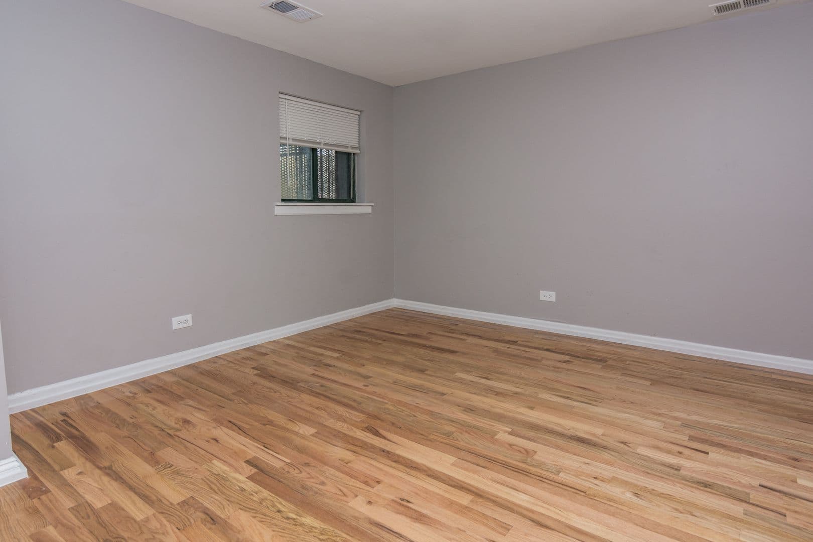 Chicago Apartment: 6125 S Indiana Ave