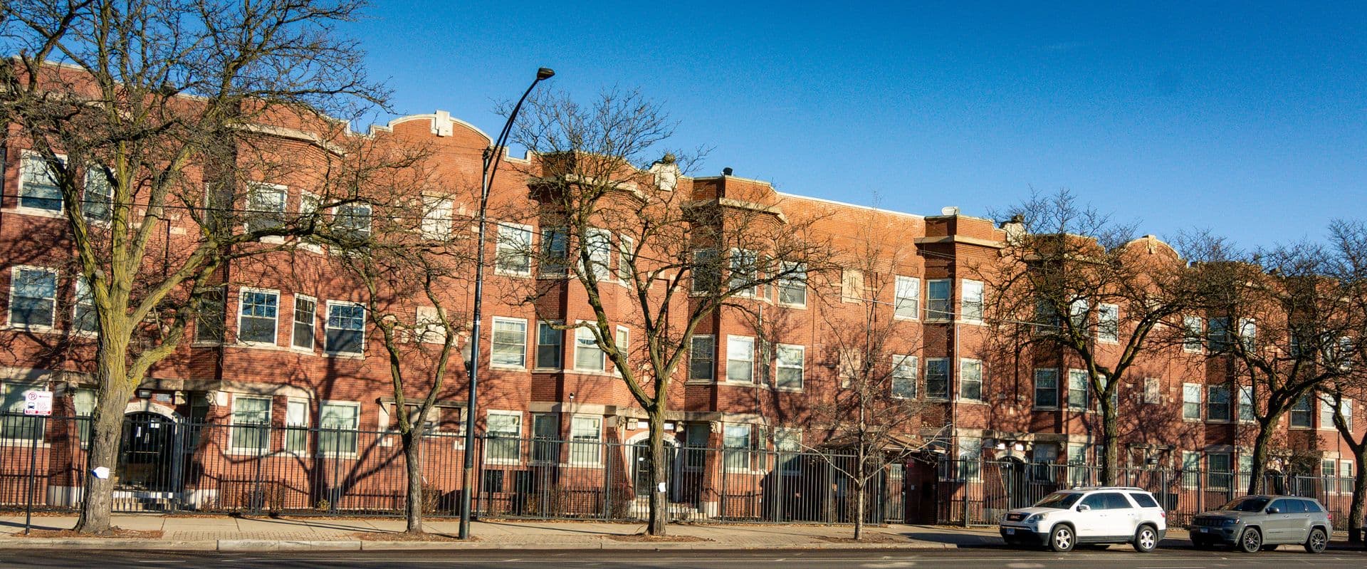 Chicago Apartment: 5334 W Madison Ave