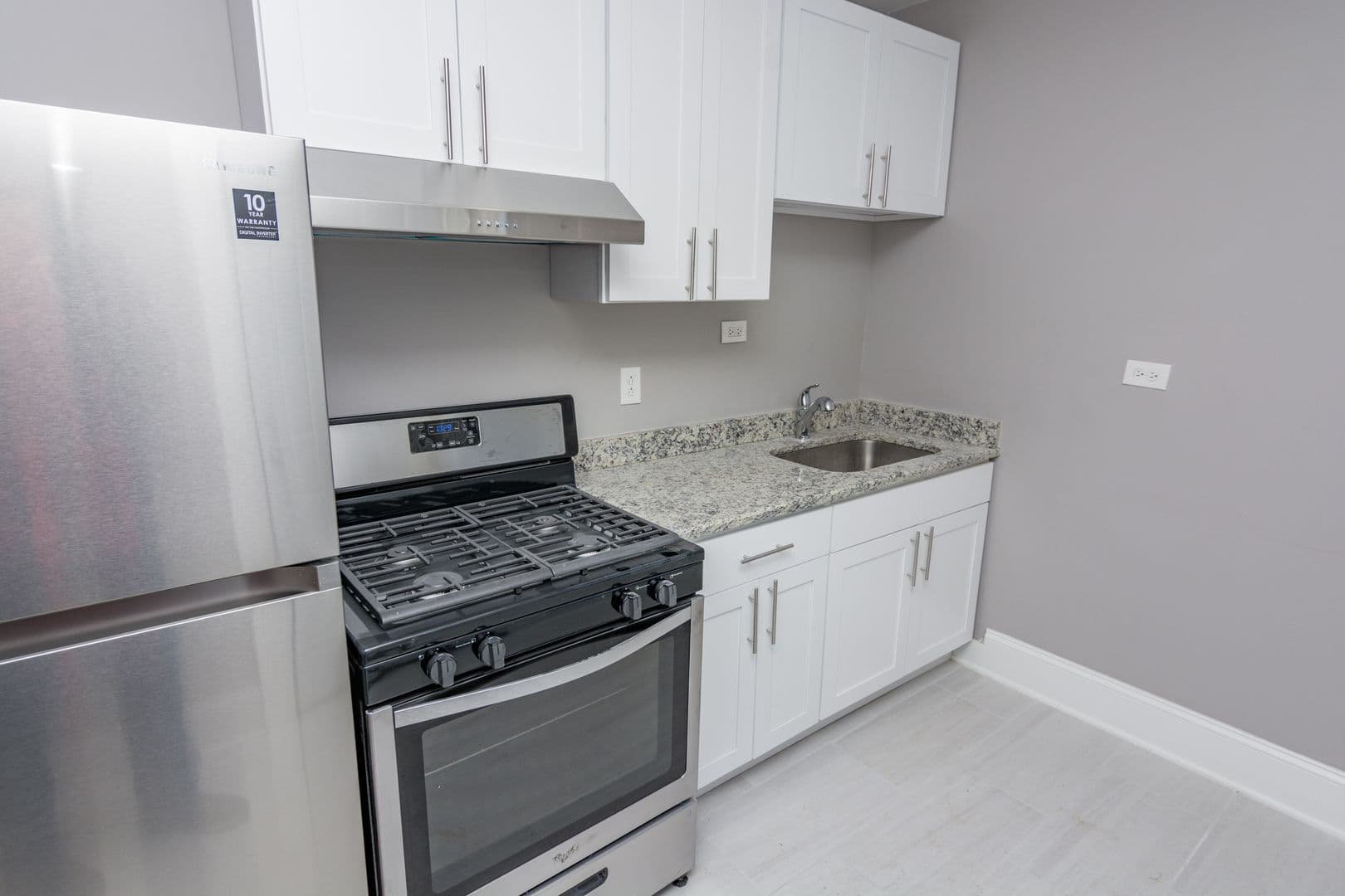 Chicago Apartment: 8209 S Ellis Avenue