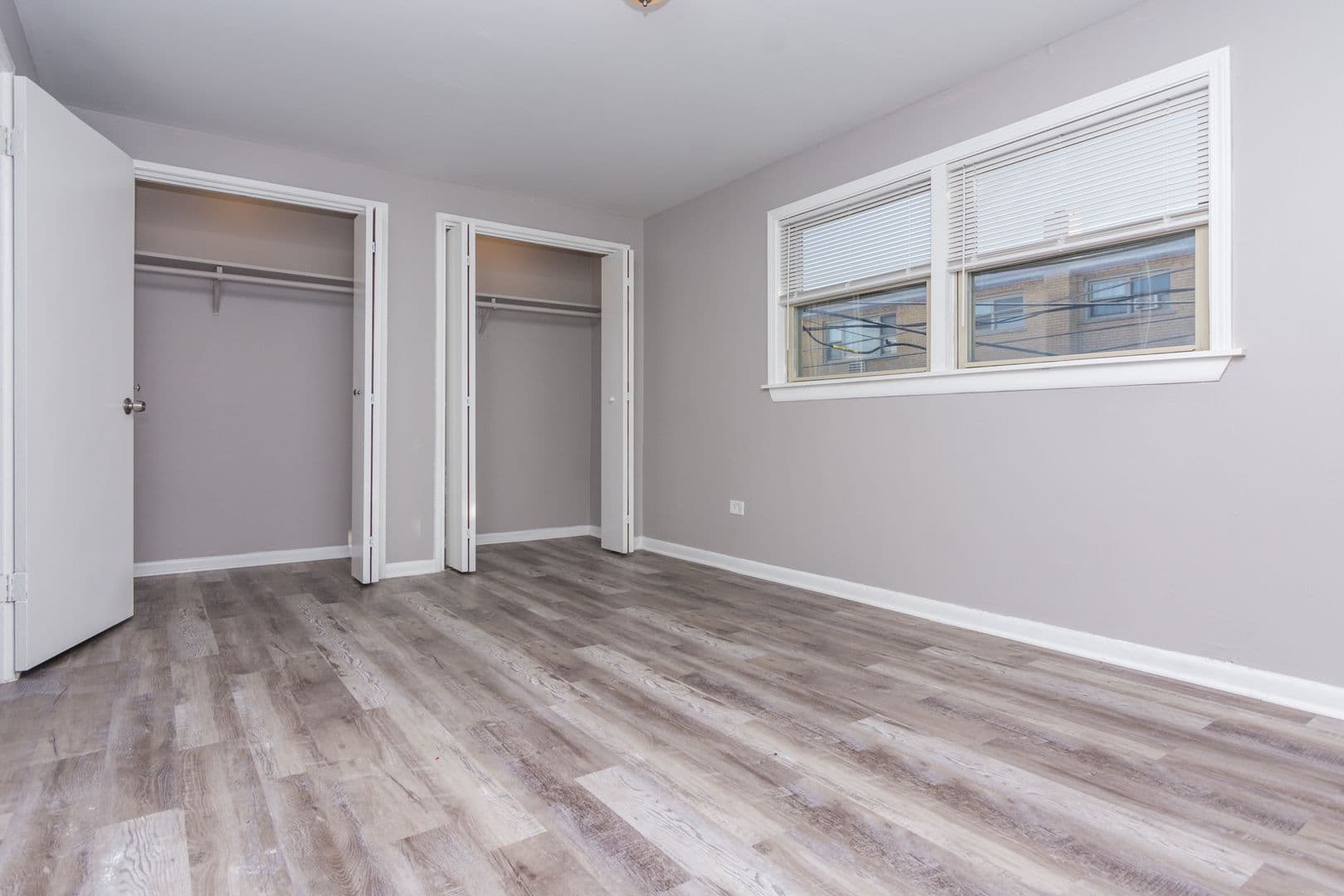 Chicago Apartment: 8213 S Exchange Ave