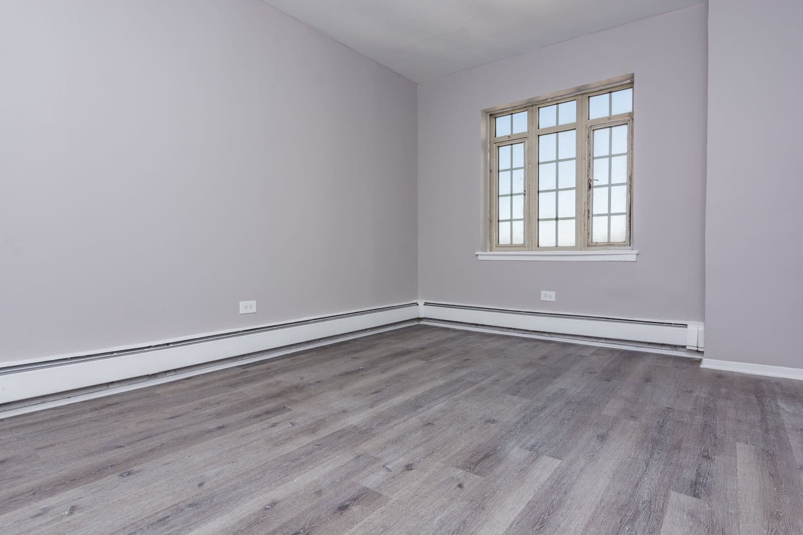Chicago Apartment: 7144 S Jeffery Blvd
