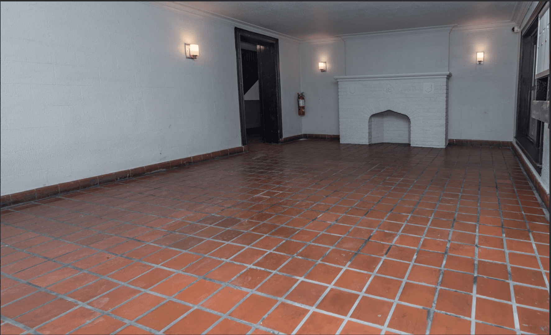 Chicago Apartment: 6700 S. Constance Ave