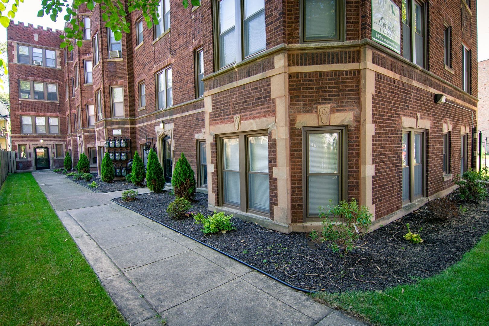 Chicago Apartment: 7927 S. Marquette Ave