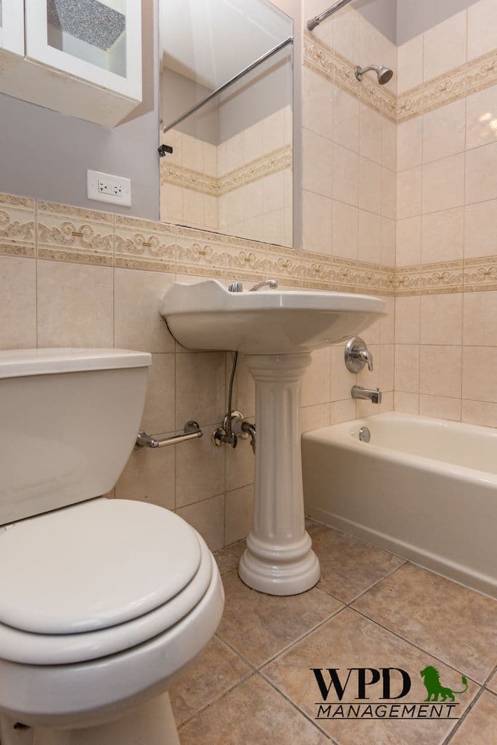 Chicago Apartment: 7844 S. Ellis Ave