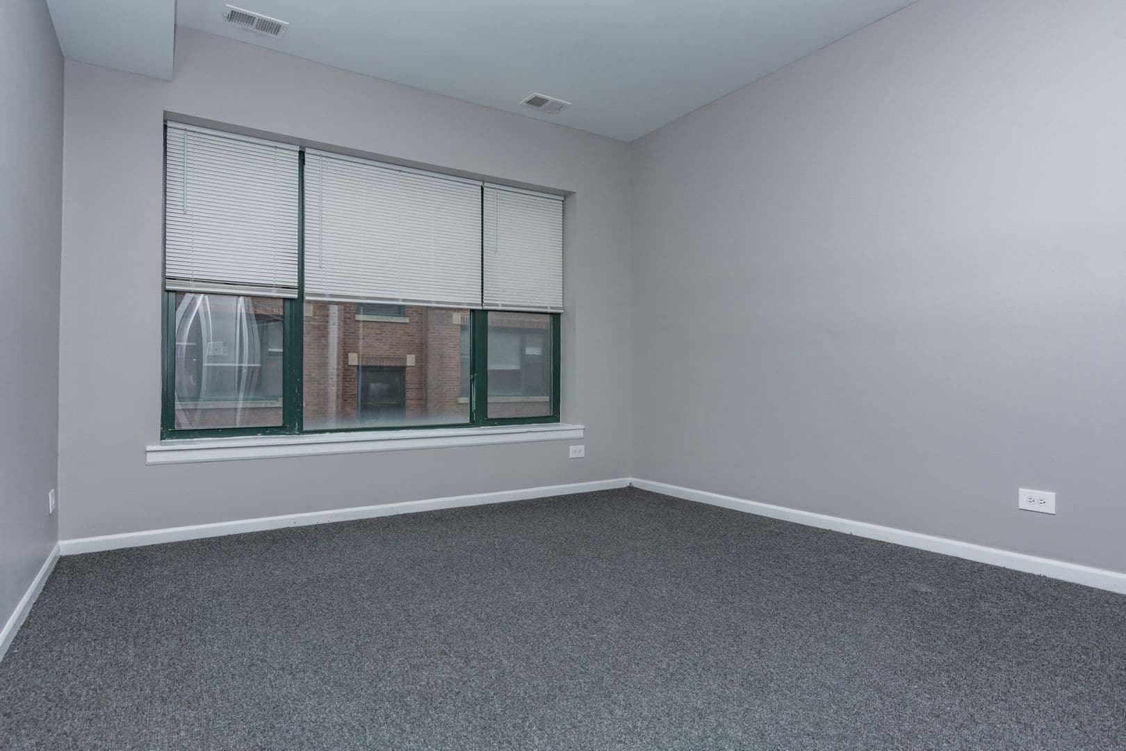Chicago Apartment: 6125 S Indiana Ave