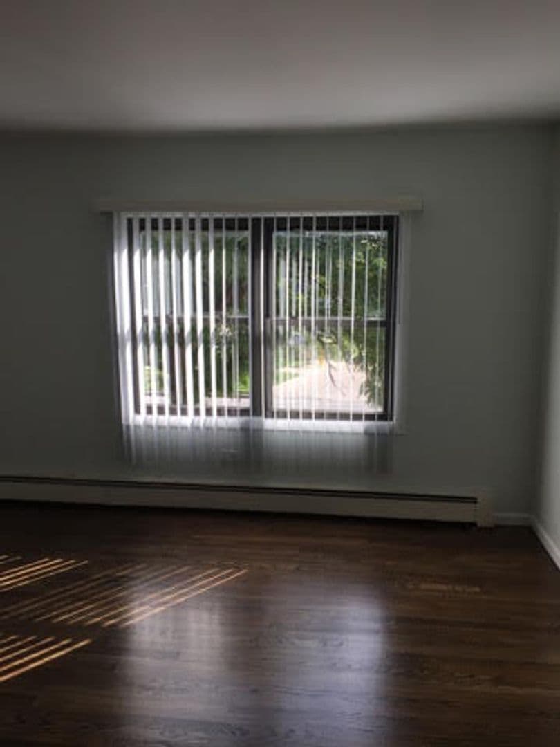 Chicago Apartment: 7600 S. Stewart Ave