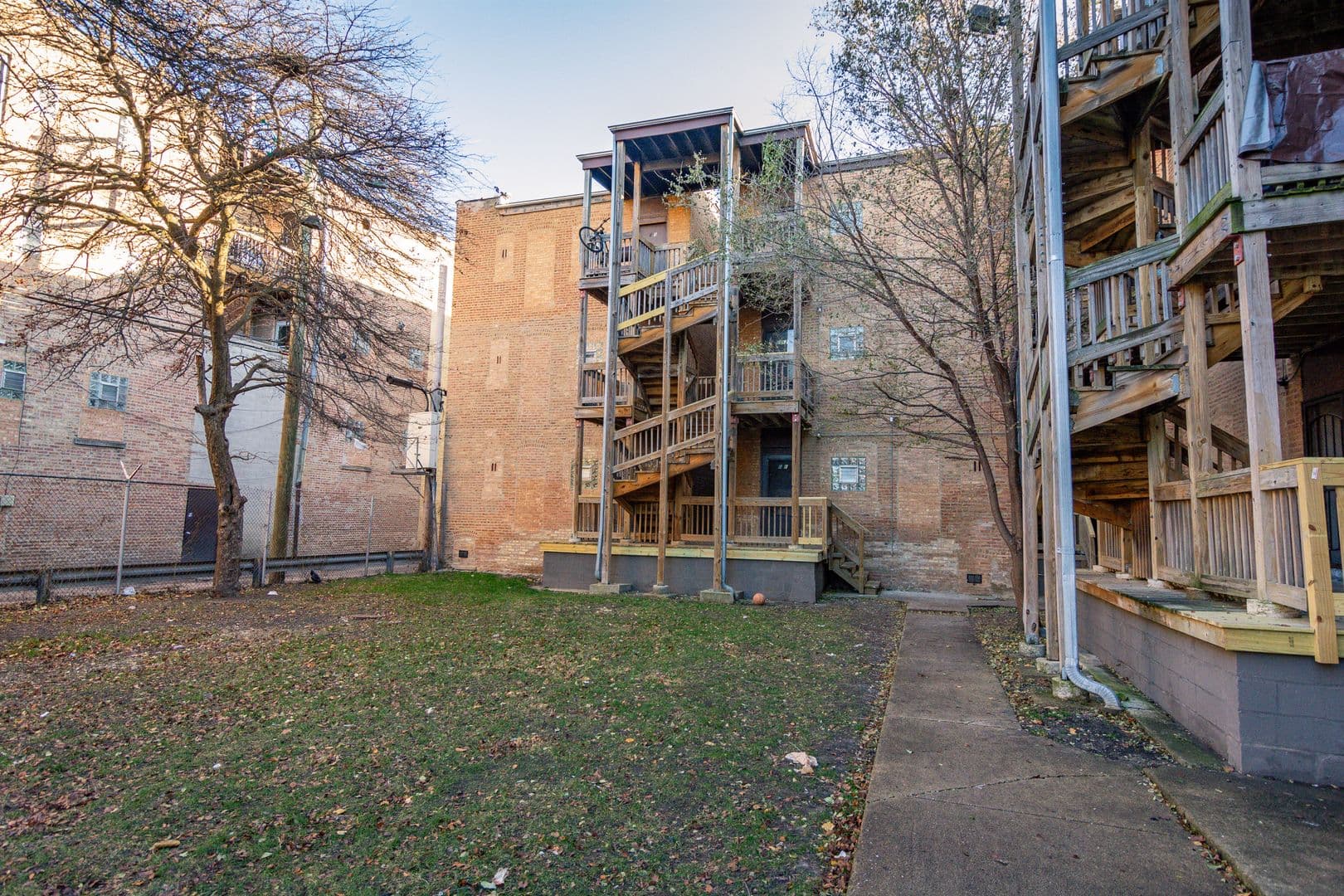 Chicago Apartment: 5334 W Madison Ave