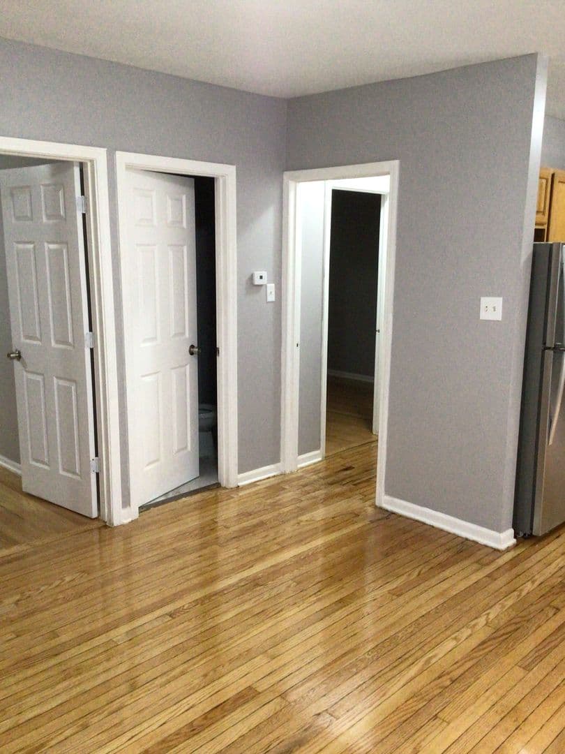 Chicago Apartment: 7020 S Cregier Ave