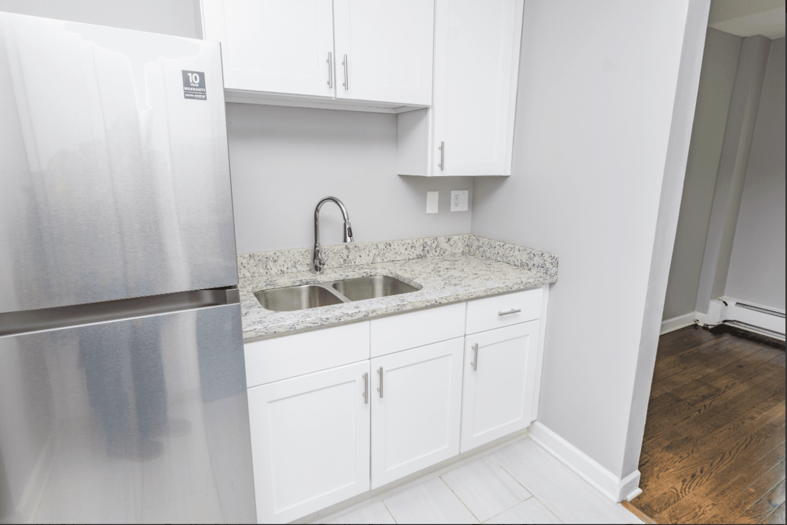 Chicago Apartment: 1962 E 71st Pl